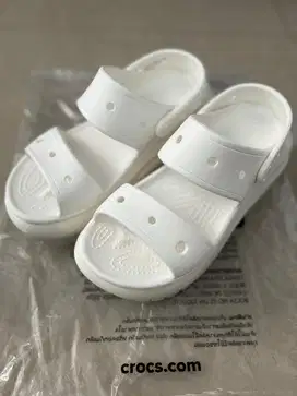 DIJUAL LIKE NEW SANDAL CROCS ORI