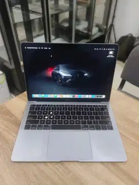 Macbook Air 2018 i5 16/512