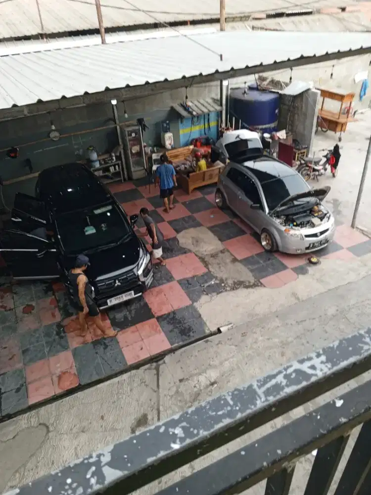 Cucian mobil motor