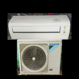 Jual ac Daikin 1/2 pk R32 lowwat 360 watt kondisi 95% ori semua