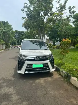 Toyota Voxy 2018 Bensin