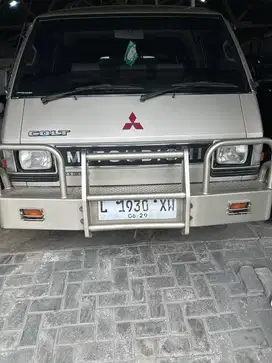 MitsubishiL300SolarPodojoyo2004