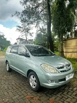 Toyota Kijang Innova 2005 Bensin