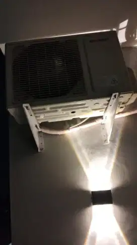 Service AC bongkar pasang AC tukang AC panggilan isi freon AC