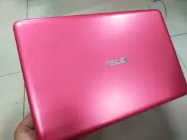 Dijual asus Warna pink Mulus SUDAH SSD siap pakai 24jam COD bogor