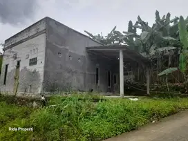 Rumah siap huni lingkungan masih asri cocok buat ngadem