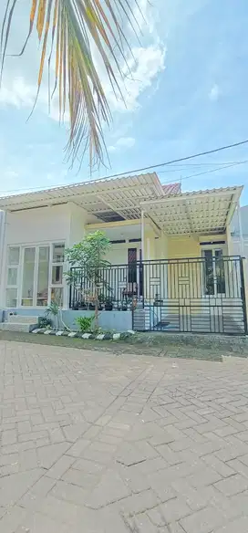 Rumah terawat siap huni Pandanwangi