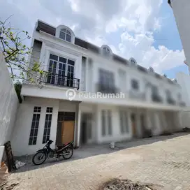 DIJUAL TOWNHOUSE KOMPLEK SUNRISE RESIDENCE (Budi Hartanto)