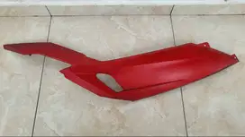 ORI Nego Cover Body Samping Bawah Kanan Merah Doff Vario 150 K59J 6435