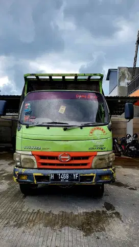 Dijual Truck Hino 110 SD Dutro 2014 - Surat Lengkap, Kondisi Layak