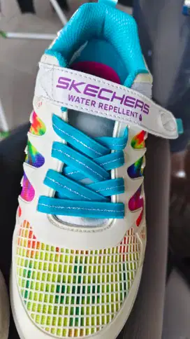 Skechers anak cewek size 33