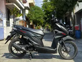 beat deluxe tahun 2023 low km 10rb/tt motor ,hp cash boleh