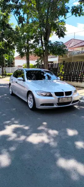 BMW 320i E90 at 2006 silver