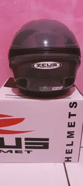 Di jual helm ORI Zeus