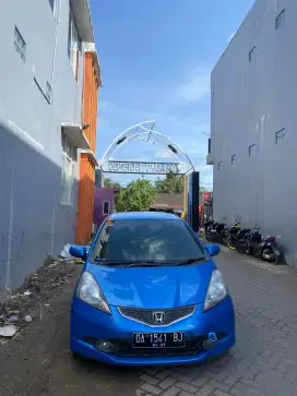 Honda jazz bisa Tt atau kredit