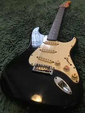 Squier Stratocaster Korea 1997 VN Gold Series