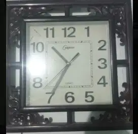 Dijual jam dinding