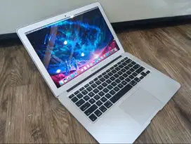 MACBOOK AIR 2017 CORE i5