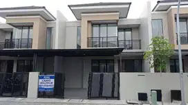 MURAH  Rumah BARU 2 Lt Minimalis Ruby Pondok Tjandra Depan Club House