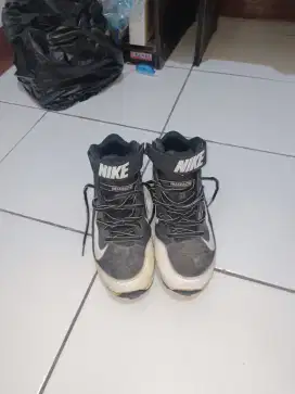 Sepatu baseball softball slowpitch bekas second nike
