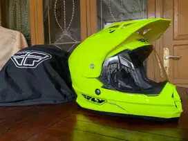 Helm Trail Fly - Helm KLX CRF YZ 250 D TRACKER (MASIH SEPERTI BARU)