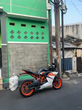 KTM RC 200 (2017)  LOW KM