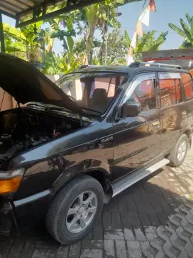 DIJUAL MOBIL TOYOTA KIJANG SGX BENSIN MINIBUS 1700CC TAHUN 1997