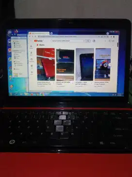 Laptop Toshiba Satelit merah