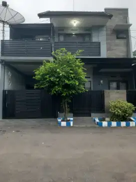 Rumah tingkat 2 full bangunan