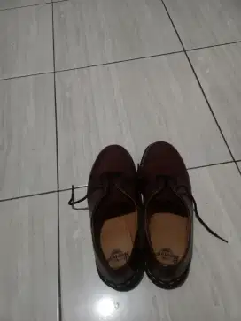 Docmart coklat kemerahan size 42