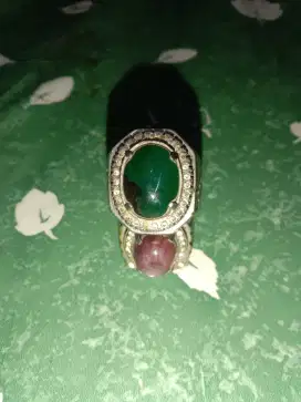 Batu cincin bacan dan delima air