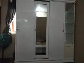 *MULUS* Dijual Lemari 4 Pintu,Tempat Tidur. Bahan Full Kayu, Tempahan.