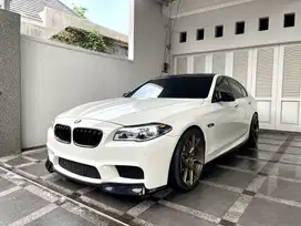 BMW F10 528i 2011 3000cc Full Mods istimewa