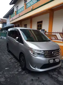 Nissan serena 2015