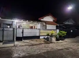 DI KONTRAKAN RUMAH 2 LANTAI CIGANITRI 10 MENIT KE JL RAYA BUAH BATU