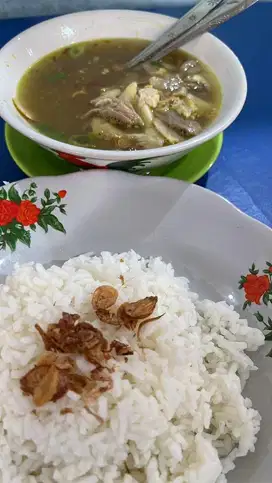 Dicari karyawan laki pelayan mie ayam