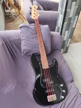 bass squier precision jazz bass