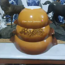 Pyrex Vintage oven ware