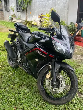 YAMAHA YZF R15 BLACK