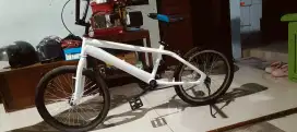 Sepeda BMX Merk Pacific