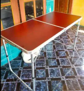 Meja lipat portabel merah maroon