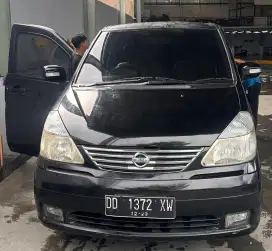 Jual mobil Nissan Serena