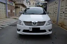 Toyota Innova G 2.5 A/T 2012