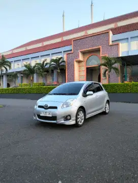 Yaris E AT MMC 2012 ISTIMEWA