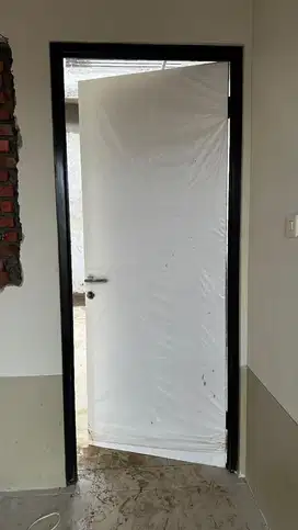 Pintu rumah/ pintu kamar cat deco, masih baru. Kusen aluminium Dacon