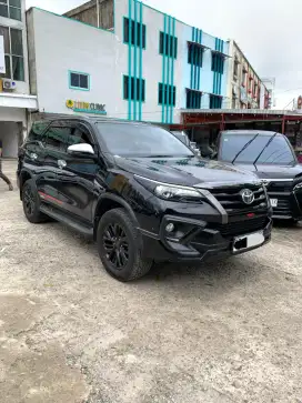 Fortuner VRZ TRD 2019 hitam dp 40 jt