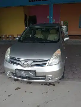 Nissan grand livina