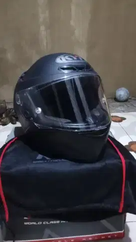 Dijual helm pribadi KYT TT course hitam kondisi sangat mulus bening ok