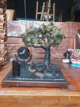 diorama tema pindad dan bonsai tembaga antik