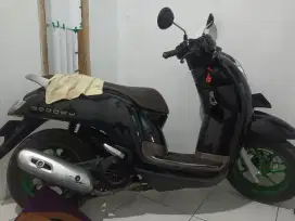 Di jual motor scoopy tahun 2019 akhir mulus